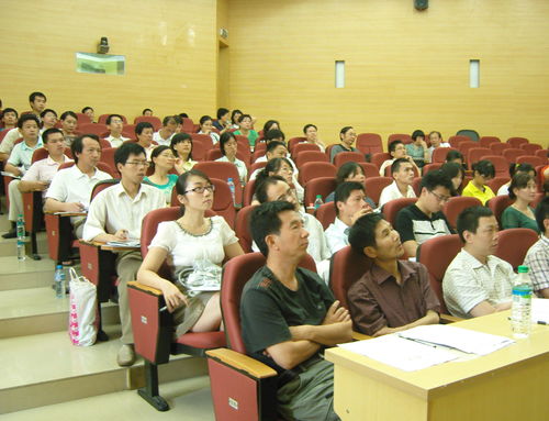 江西電大召開2009年開放教育精品課程及多媒體課件制作培訓會